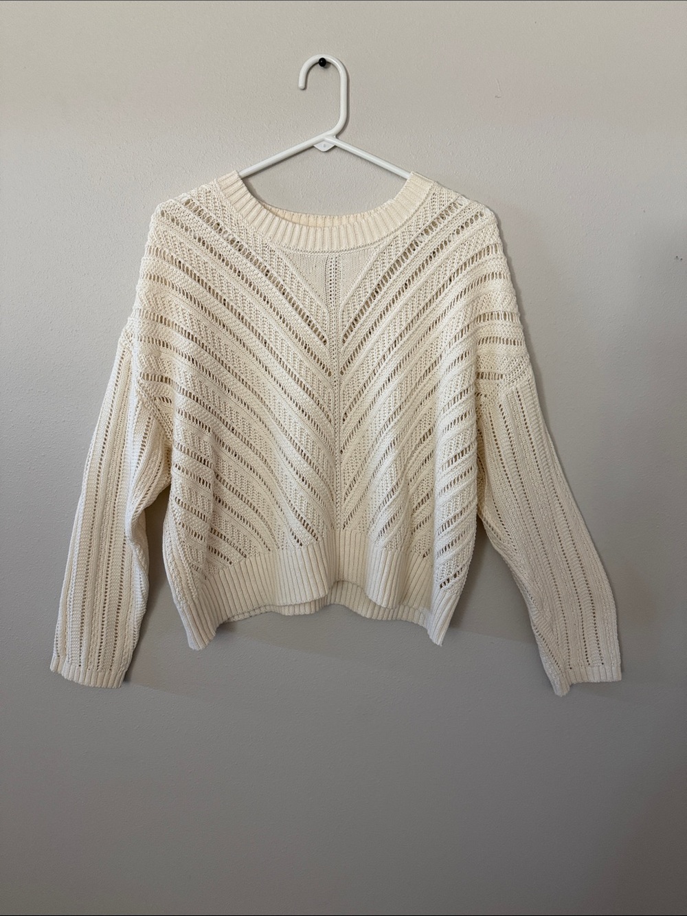 Old Navy Cream Open-Knit Chevron Crewneck Sweater